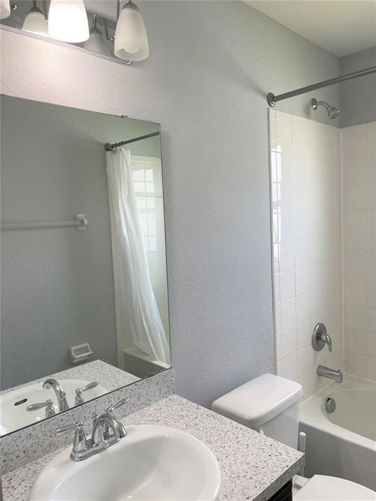 En Renta: $2,595 (4 camas, 2 baños, 1717 Pies cuadrados)