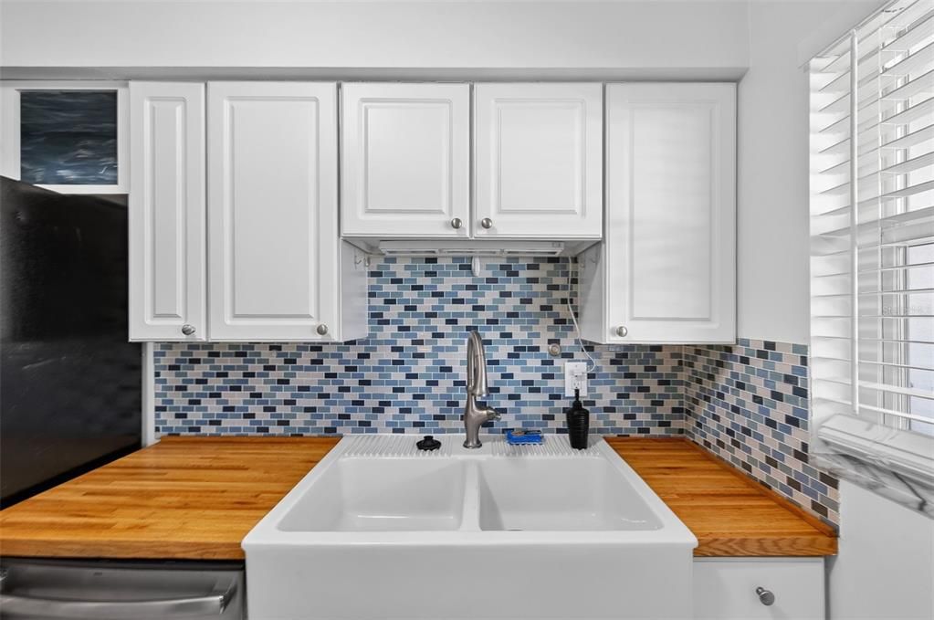 На продажу: $415,000 (2 спален, 1 ванн, 1187 Квадратных фут)