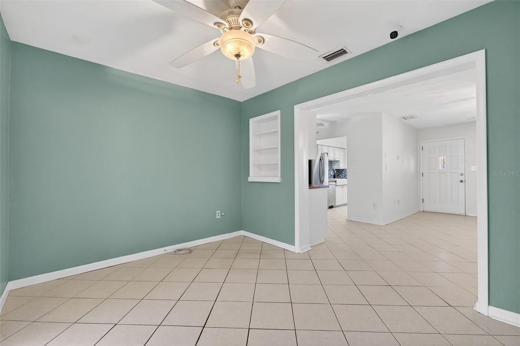 На продажу: $415,000 (2 спален, 1 ванн, 1187 Квадратных фут)