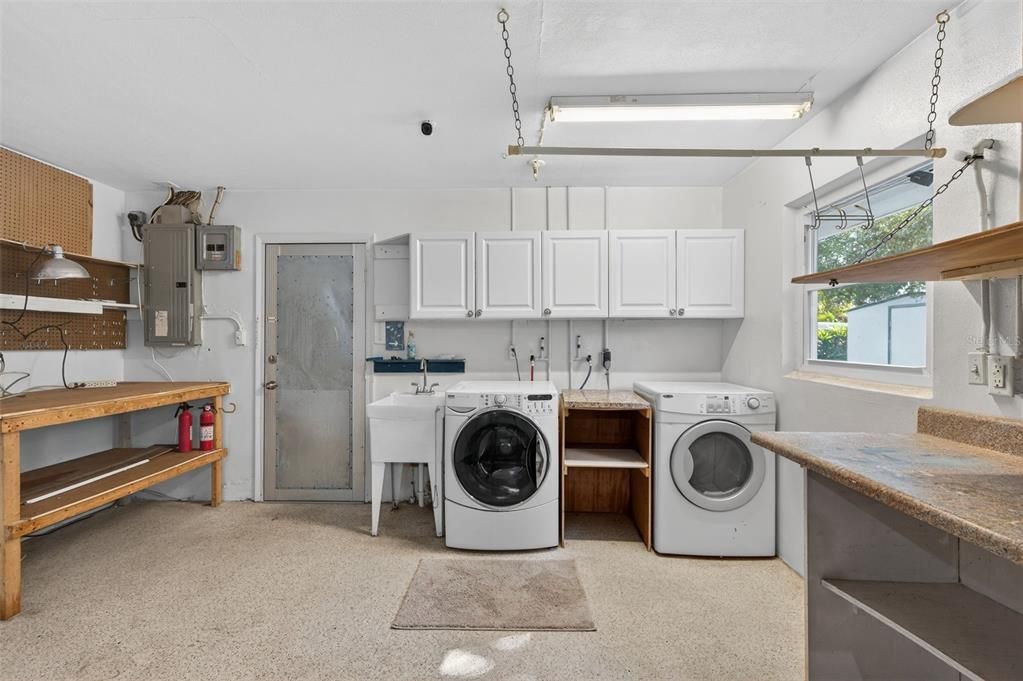 На продажу: $415,000 (2 спален, 1 ванн, 1187 Квадратных фут)