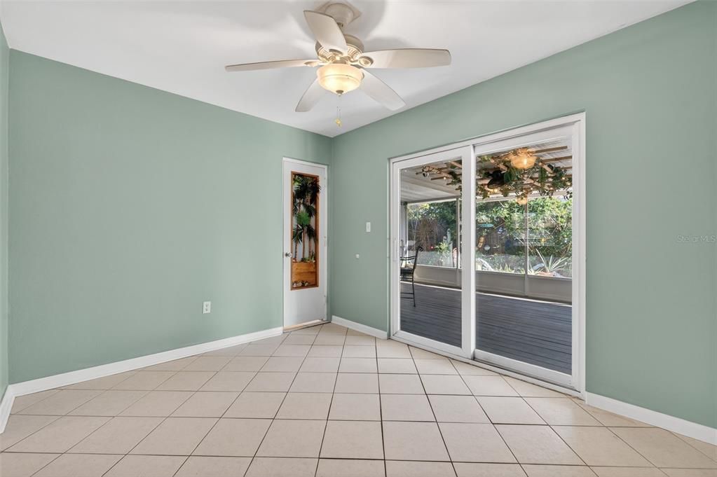 На продажу: $415,000 (2 спален, 1 ванн, 1187 Квадратных фут)