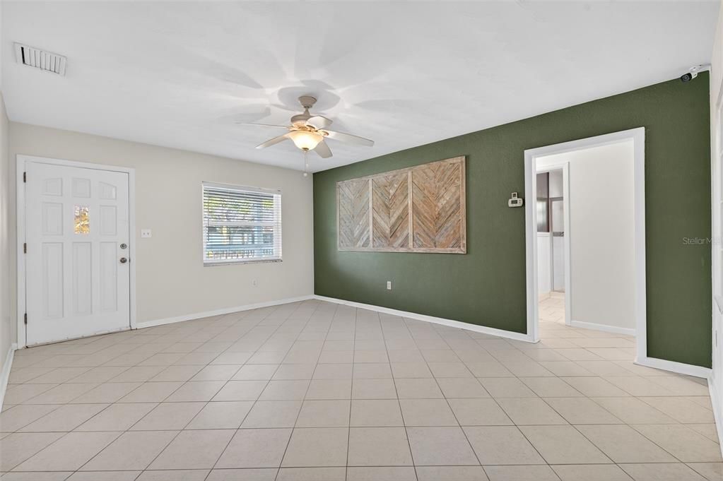 На продажу: $415,000 (2 спален, 1 ванн, 1187 Квадратных фут)