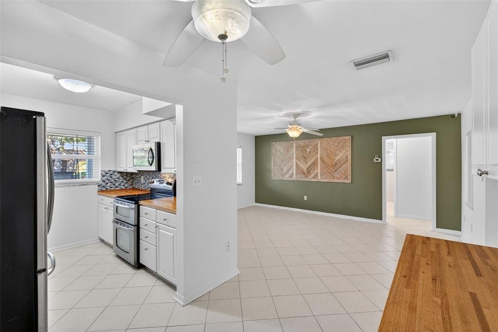 На продажу: $415,000 (2 спален, 1 ванн, 1187 Квадратных фут)