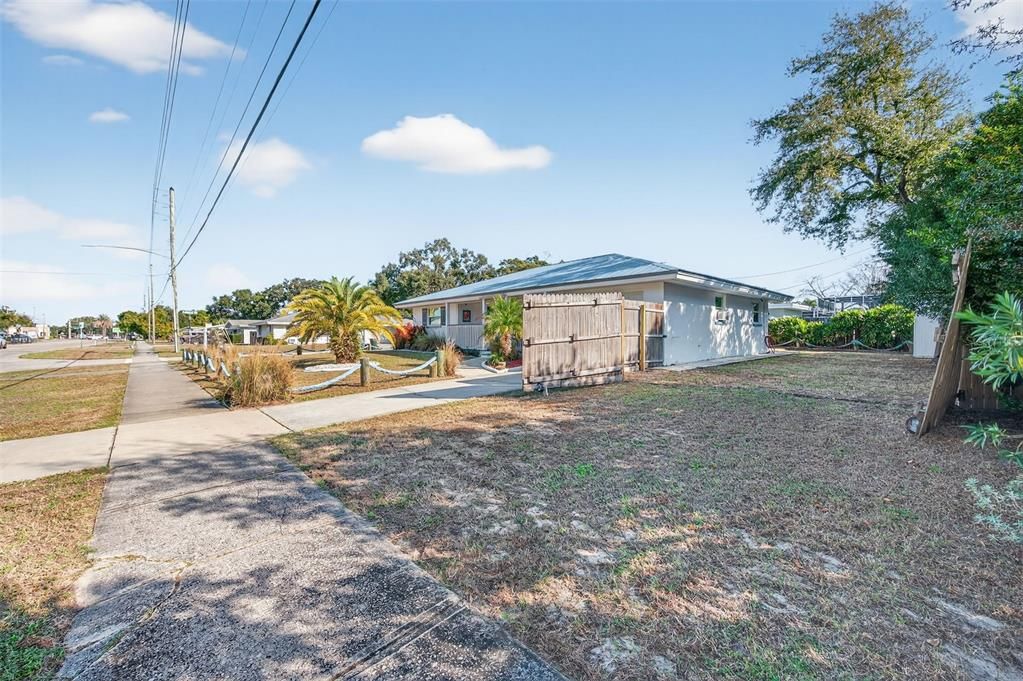 На продажу: $415,000 (2 спален, 1 ванн, 1187 Квадратных фут)