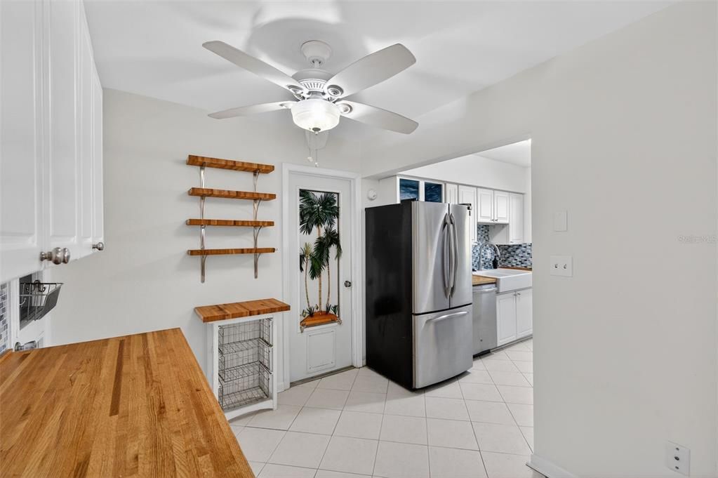 На продажу: $415,000 (2 спален, 1 ванн, 1187 Квадратных фут)