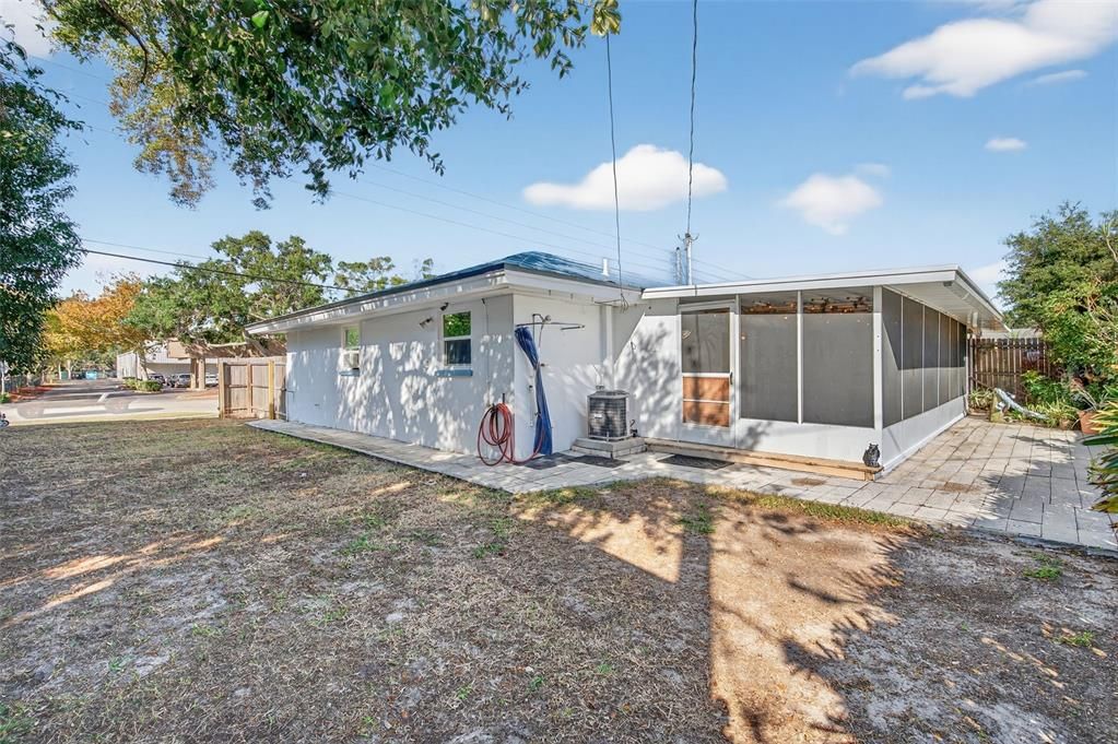 На продажу: $415,000 (2 спален, 1 ванн, 1187 Квадратных фут)