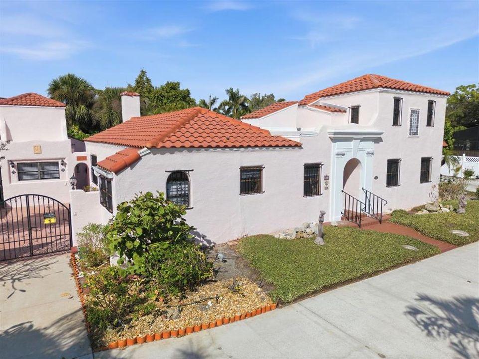 En Venta: $1,350,000 (4 camas, 4 baños, 3294 Pies cuadrados)