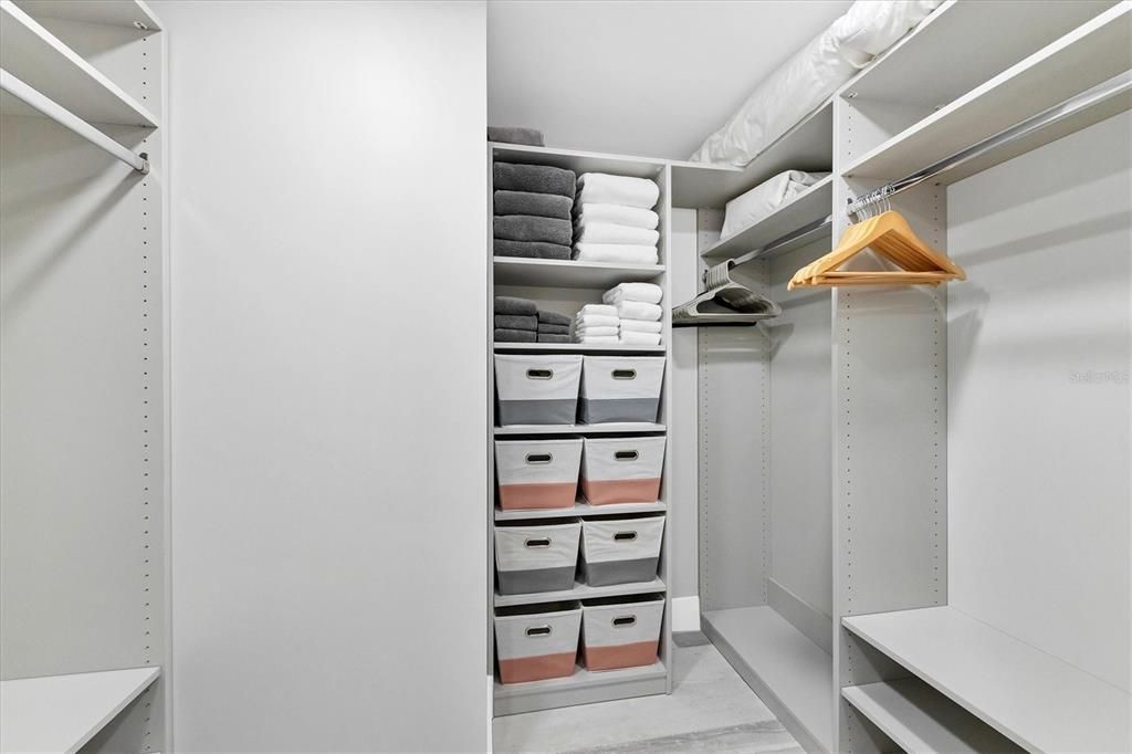 For Rent: $6,500 (2 beds, 2 baths, 1337 Square Feet)