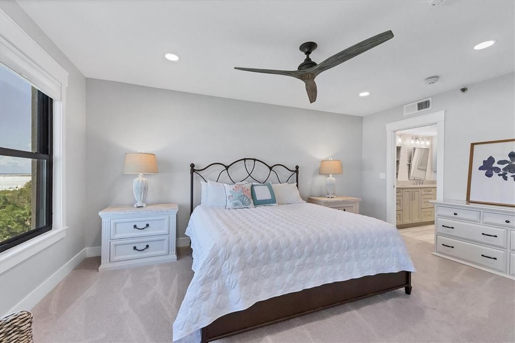 For Rent: $6,500 (2 beds, 2 baths, 1337 Square Feet)