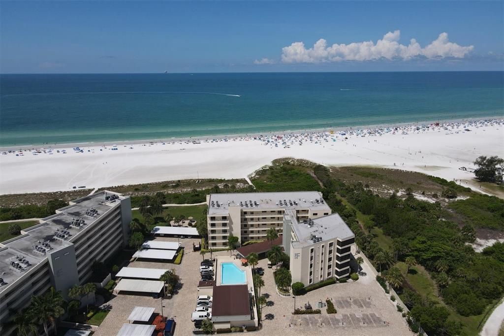 For Rent: $6,500 (2 beds, 2 baths, 1337 Square Feet)