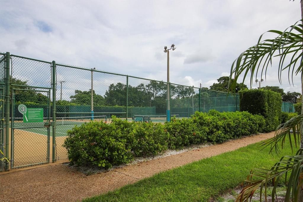 For Rent: $6,500 (2 beds, 2 baths, 1337 Square Feet)