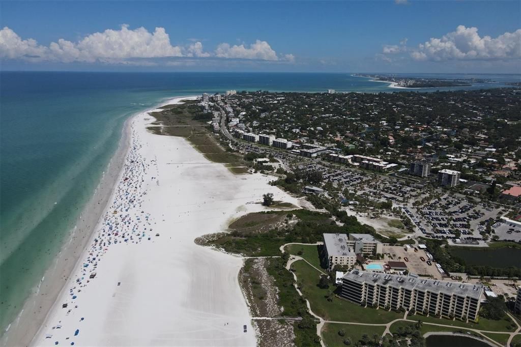 For Rent: $6,500 (2 beds, 2 baths, 1337 Square Feet)