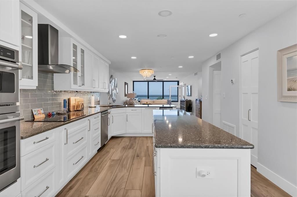 For Rent: $6,500 (2 beds, 2 baths, 1337 Square Feet)