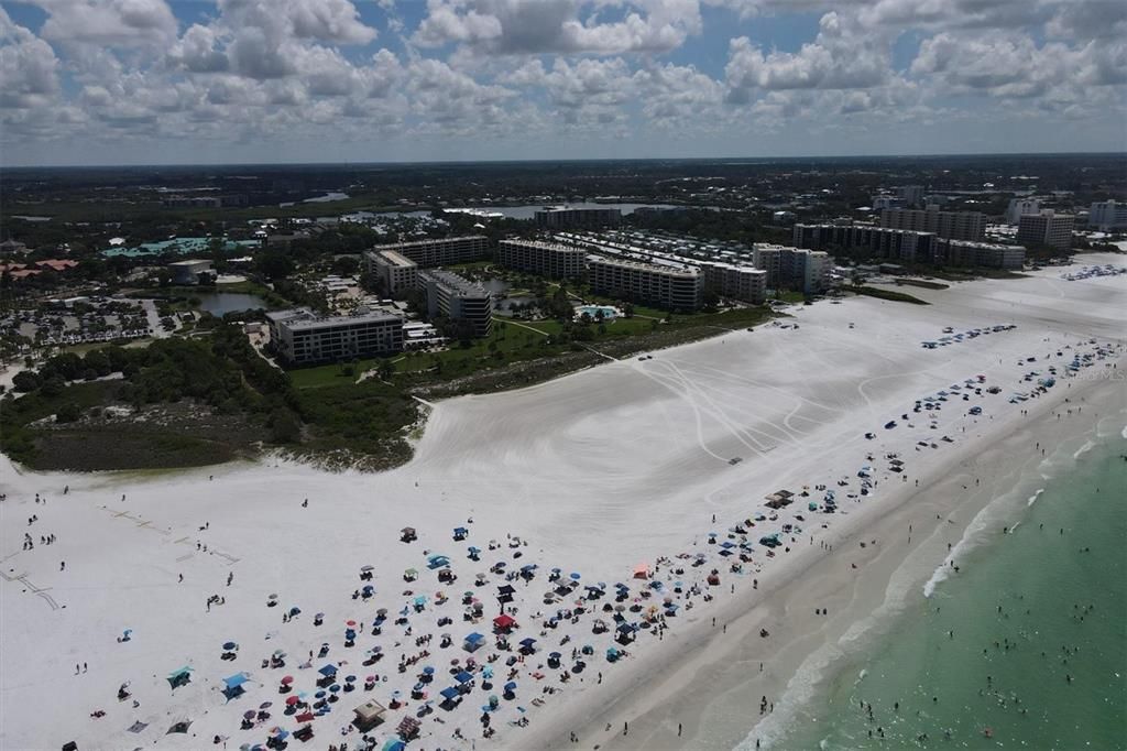 For Rent: $6,500 (2 beds, 2 baths, 1337 Square Feet)