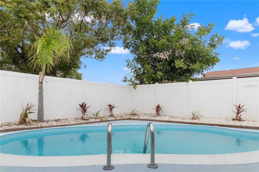 For Rent: $2,700 (3 beds, 2 baths, 1296 Square Feet)