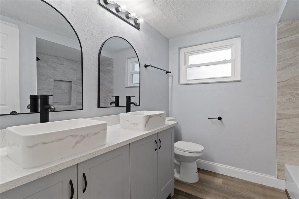 For Rent: $2,700 (3 beds, 2 baths, 1296 Square Feet)