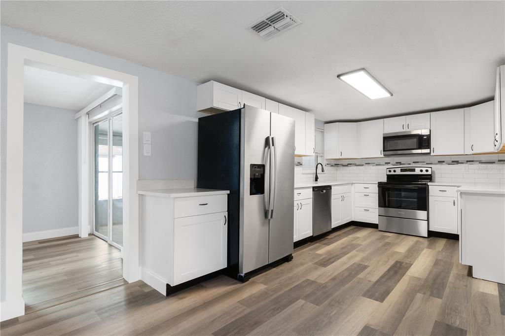 For Rent: $2,700 (3 beds, 2 baths, 1296 Square Feet)