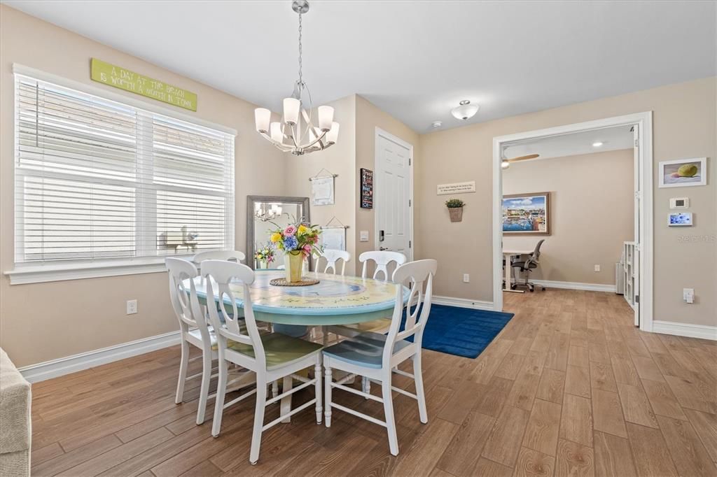 En Venta: $385,000 (2 camas, 2 baños, 1503 Pies cuadrados)