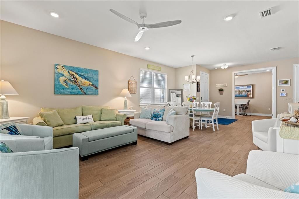 En Venta: $385,000 (2 camas, 2 baños, 1503 Pies cuadrados)