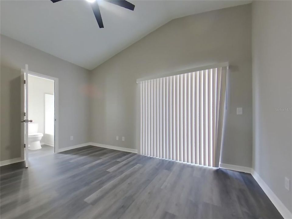 В аренду: $2,099 (3 спален, 2 ванн, 1087 Квадратных фут)