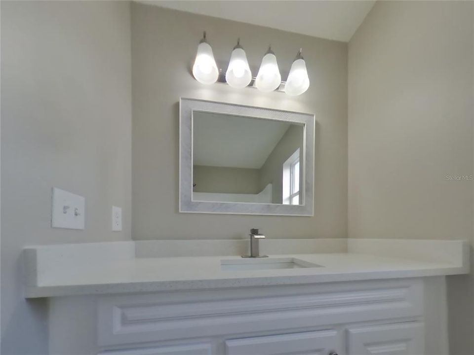 В аренду: $2,099 (3 спален, 2 ванн, 1087 Квадратных фут)