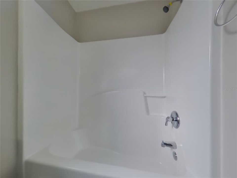 В аренду: $2,099 (3 спален, 2 ванн, 1087 Квадратных фут)