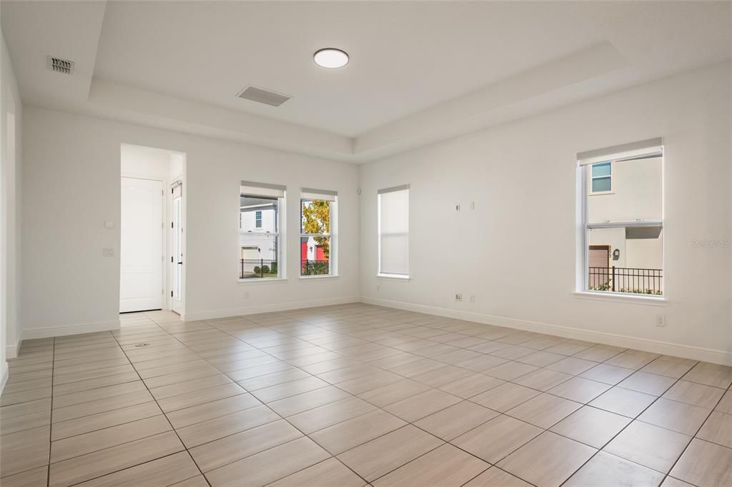 For Rent: $3,700 (3 beds, 2 baths, 2098 Square Feet)