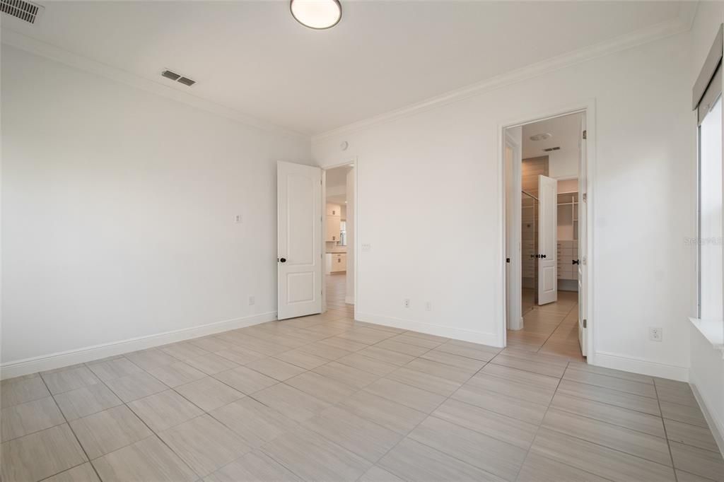 For Rent: $3,700 (3 beds, 2 baths, 2098 Square Feet)