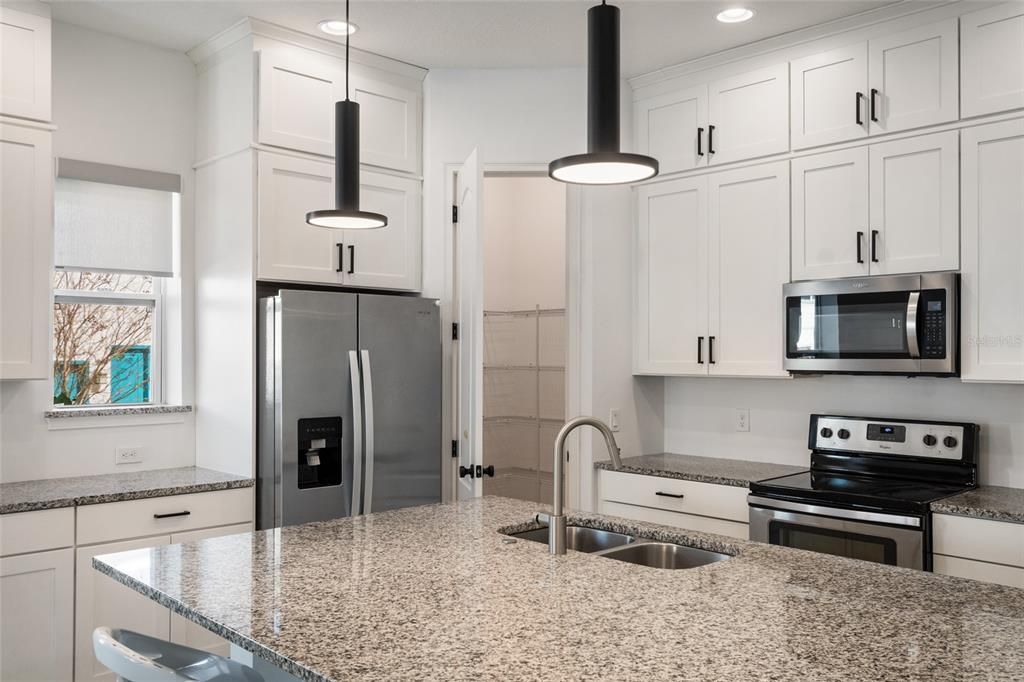 For Rent: $3,700 (3 beds, 2 baths, 2098 Square Feet)