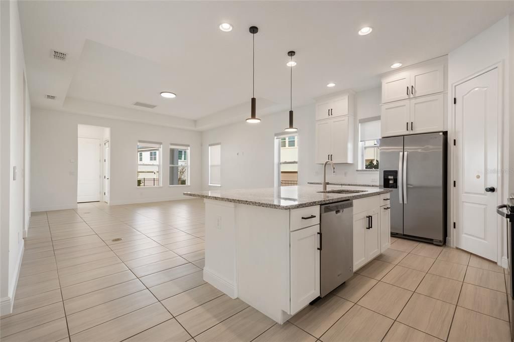 For Rent: $3,700 (3 beds, 2 baths, 2098 Square Feet)