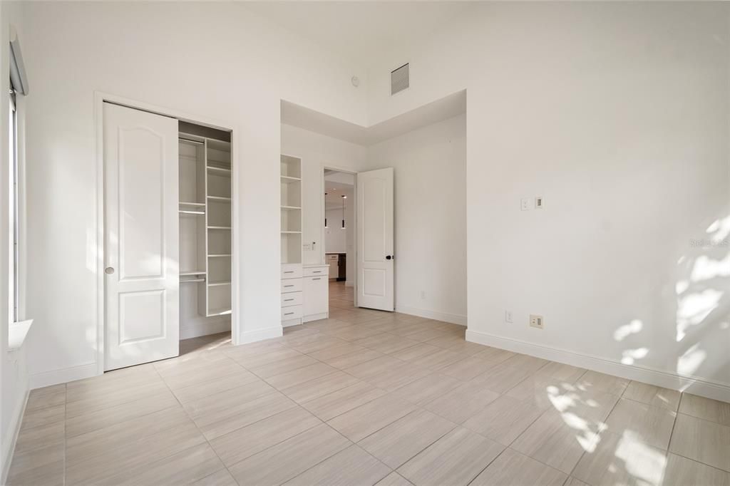 For Rent: $3,700 (3 beds, 2 baths, 2098 Square Feet)