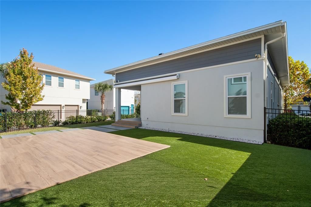 For Rent: $3,700 (3 beds, 2 baths, 2098 Square Feet)