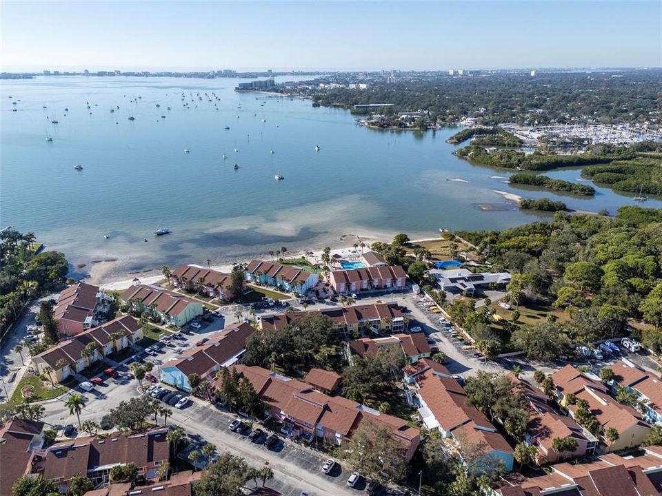 待售: $230,000 (2 贝兹, 2 浴室, 1100 平方英尺)