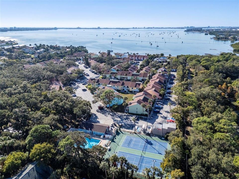 待售: $230,000 (2 贝兹, 2 浴室, 1100 平方英尺)