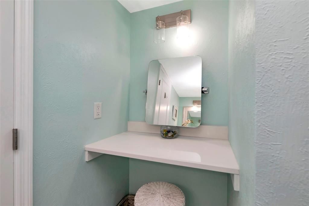 待售: $230,000 (2 贝兹, 2 浴室, 1100 平方英尺)