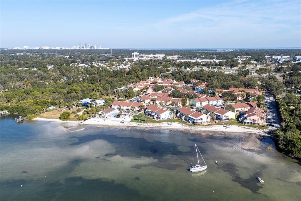 待售: $230,000 (2 贝兹, 2 浴室, 1100 平方英尺)