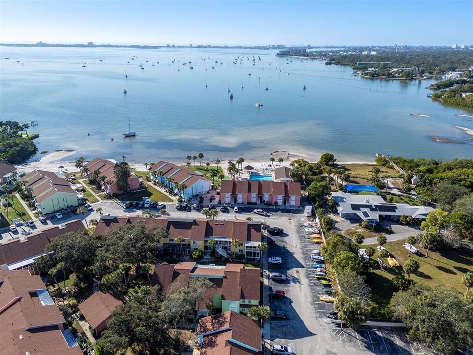 待售: $230,000 (2 贝兹, 2 浴室, 1100 平方英尺)