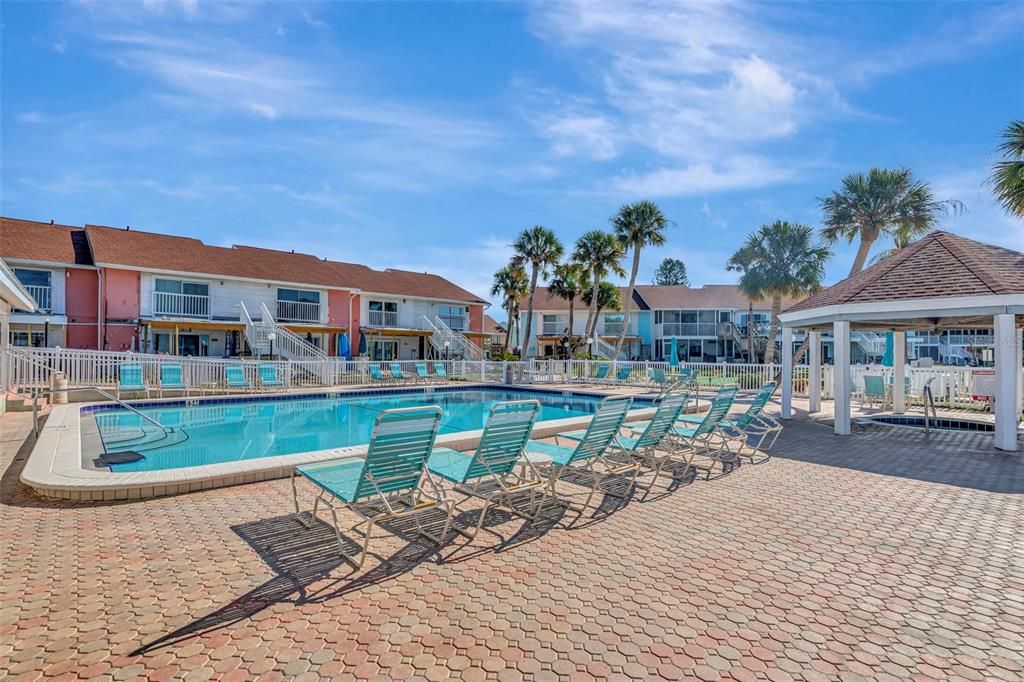 待售: $230,000 (2 贝兹, 2 浴室, 1100 平方英尺)