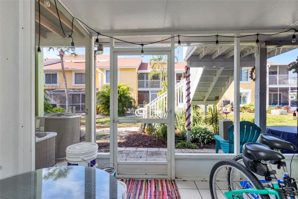 待售: $230,000 (2 贝兹, 2 浴室, 1100 平方英尺)