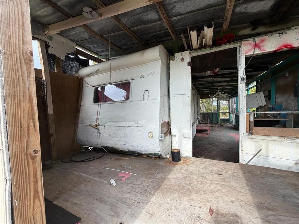 For Sale: $107,000 (1 beds, 1 baths, 272 Square Feet)