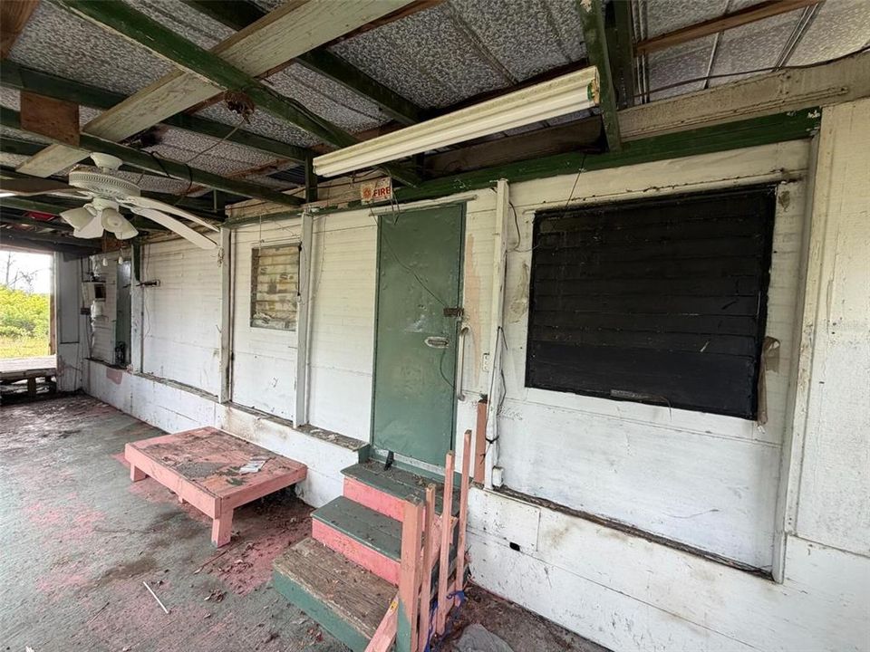 For Sale: $107,000 (1 beds, 1 baths, 272 Square Feet)