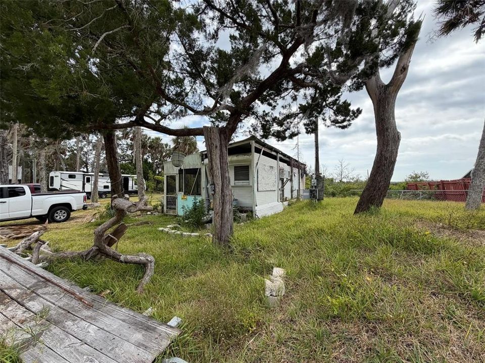 For Sale: $107,000 (1 beds, 1 baths, 272 Square Feet)