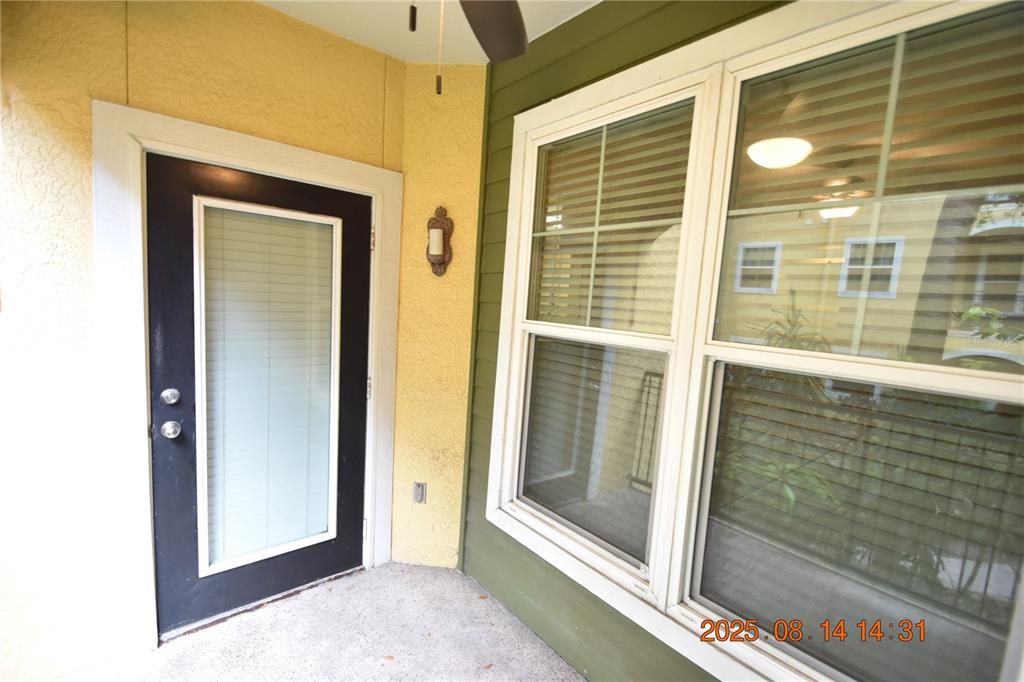 For Rent: $1,595 (1 beds, 1 baths, 867 Square Feet)