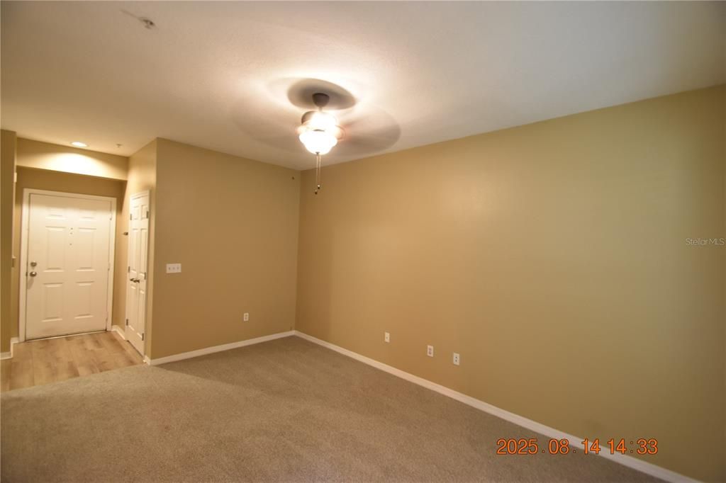 For Rent: $1,595 (1 beds, 1 baths, 867 Square Feet)