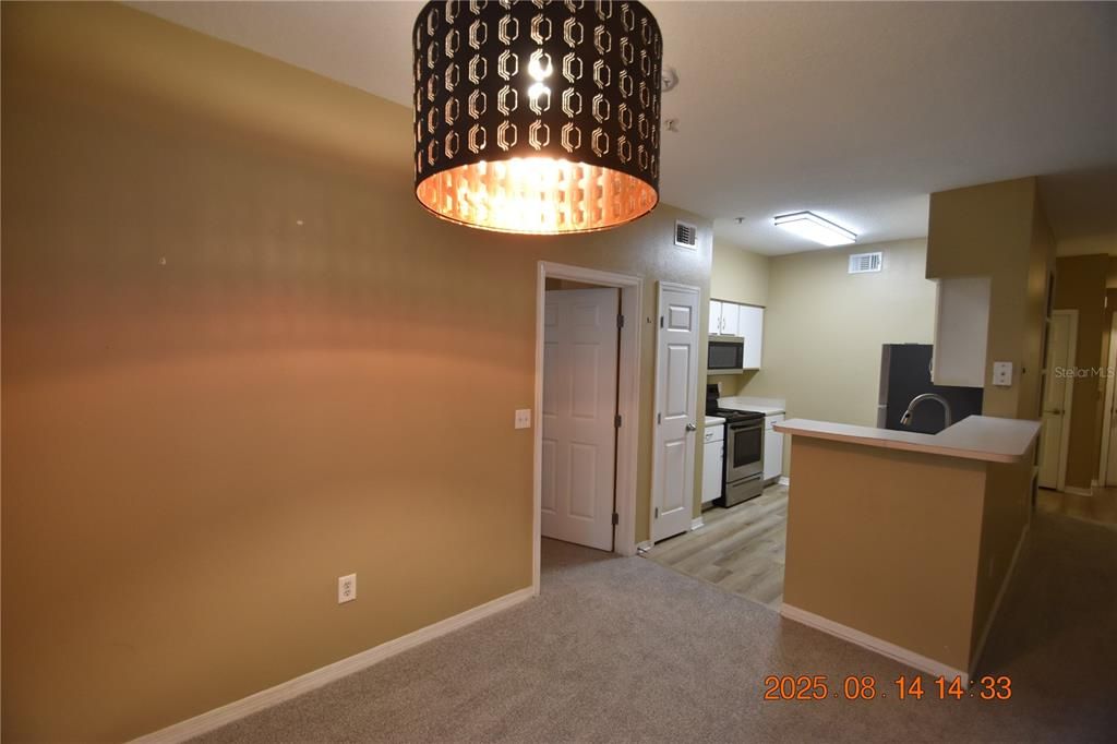 For Rent: $1,595 (1 beds, 1 baths, 867 Square Feet)