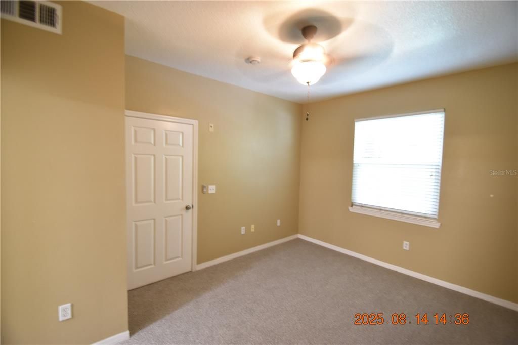 For Rent: $1,595 (1 beds, 1 baths, 867 Square Feet)