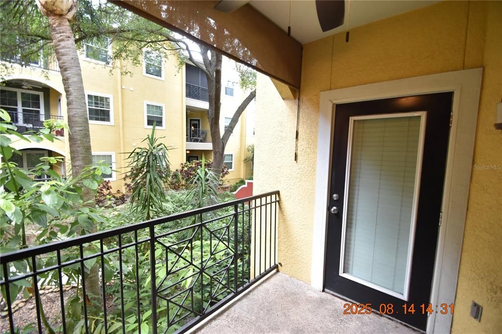 For Rent: $1,595 (1 beds, 1 baths, 867 Square Feet)