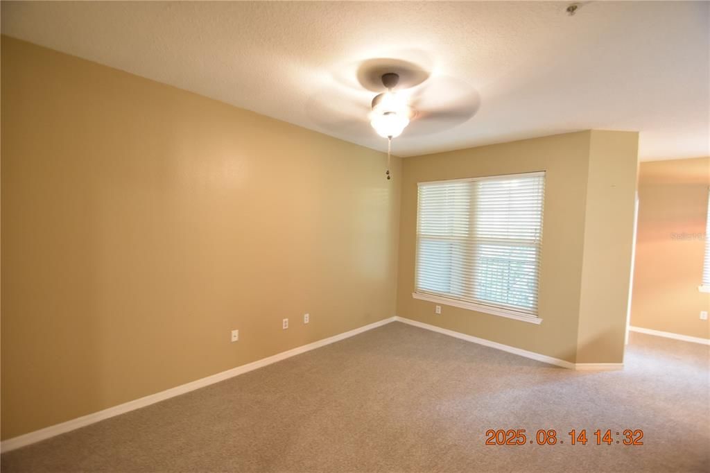 For Rent: $1,595 (1 beds, 1 baths, 867 Square Feet)