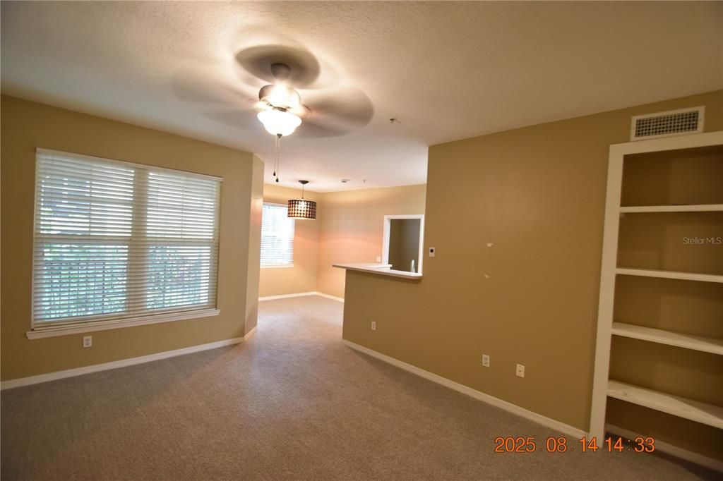 For Rent: $1,595 (1 beds, 1 baths, 867 Square Feet)