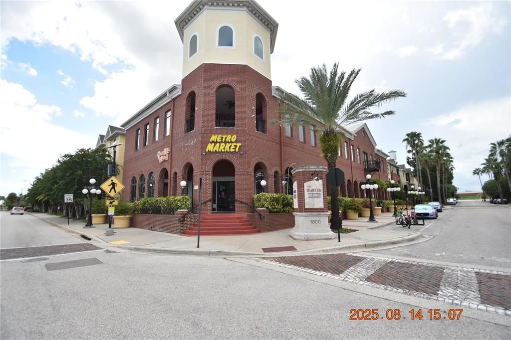 For Rent: $1,595 (1 beds, 1 baths, 867 Square Feet)